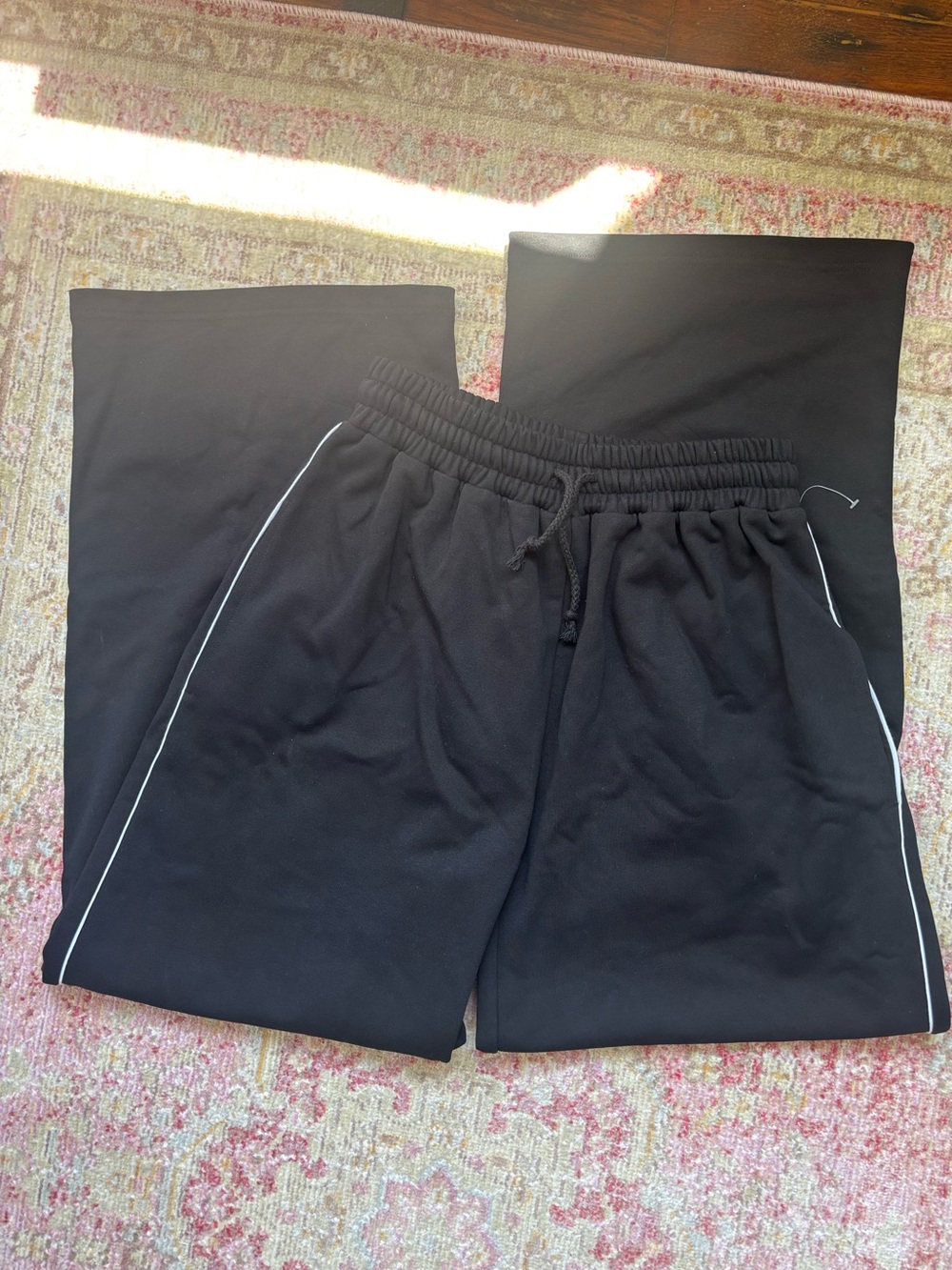 NWOT \\ wide leg oversized sweatpants